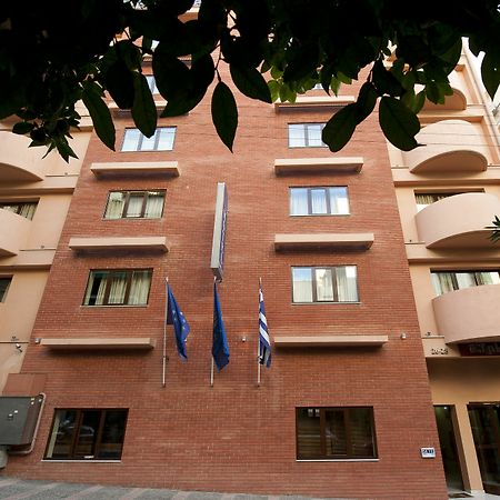 Efplias Hotel Apartments Пирея Екстериор снимка