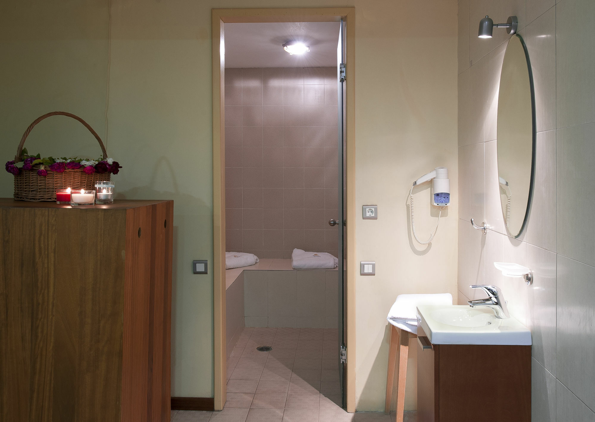 Efplias Hotel Apartments Пирея Екстериор снимка