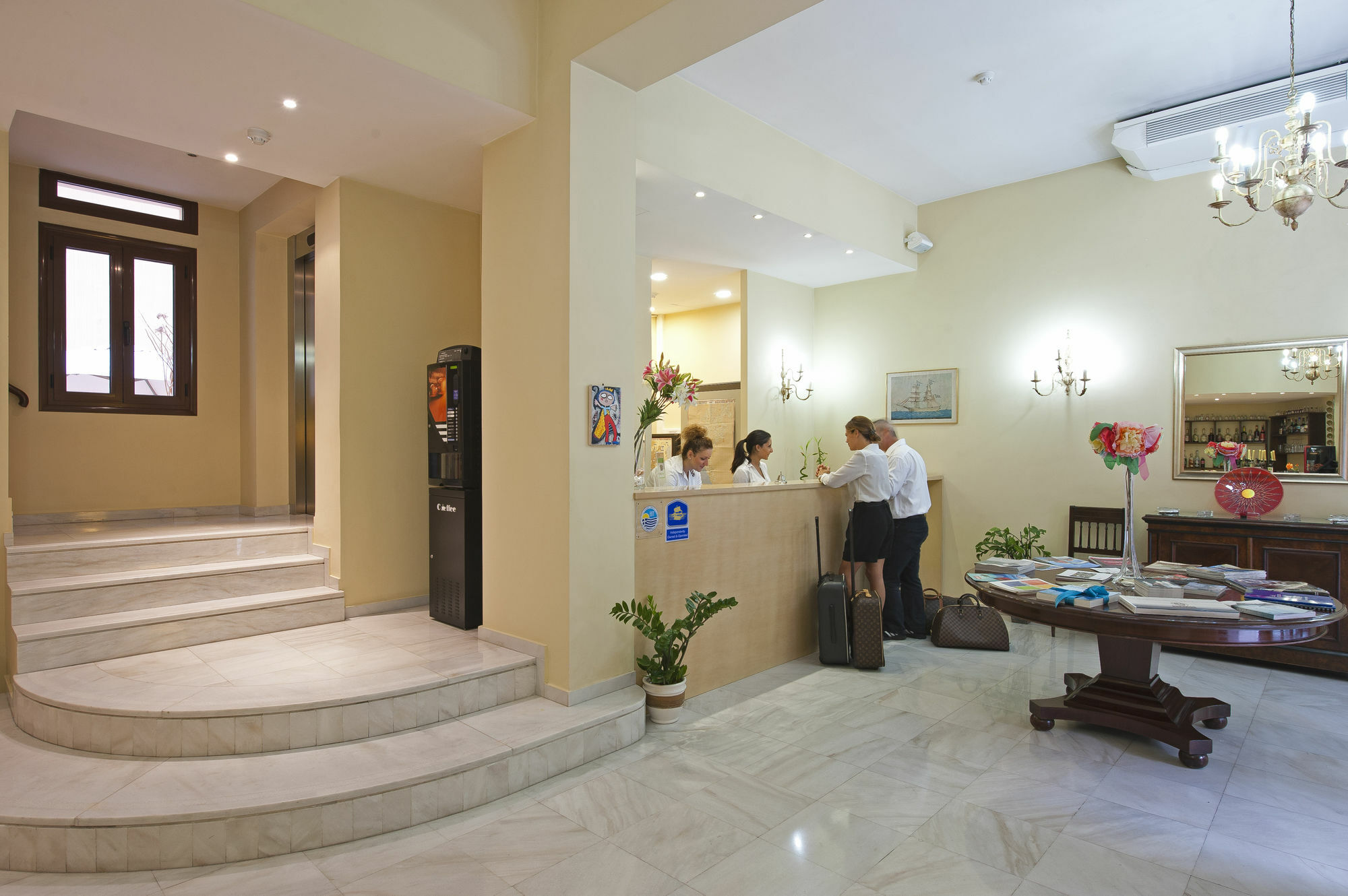Efplias Hotel Apartments Пирея Екстериор снимка