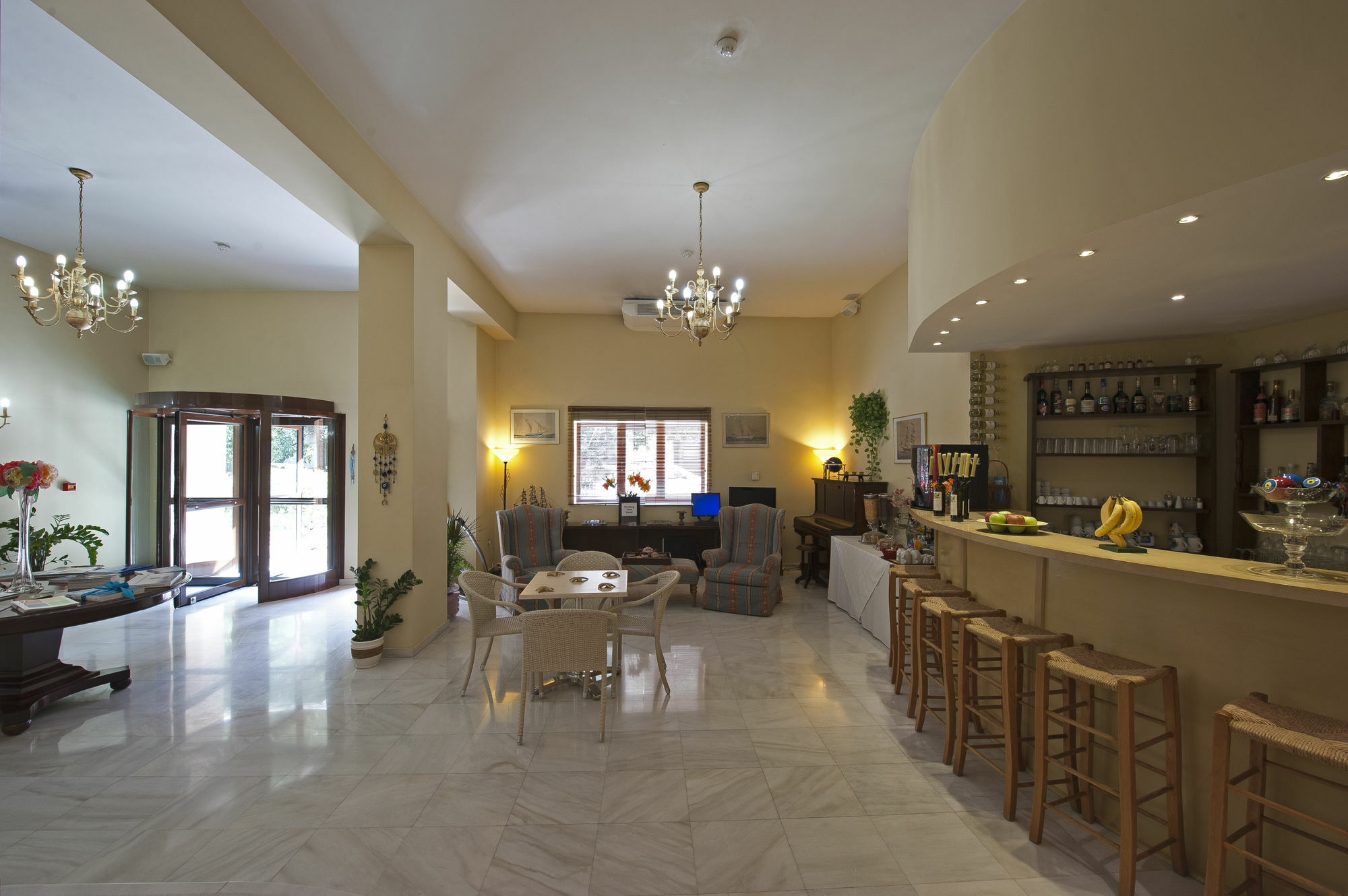 Efplias Hotel Apartments Пирея Екстериор снимка